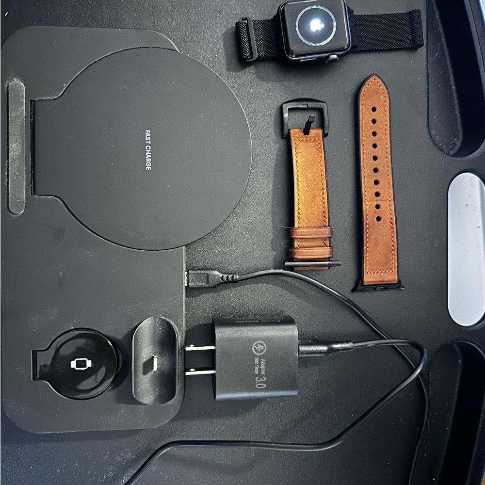38 mm series 3 apple watch, 2 straps, 3-in-1 charger